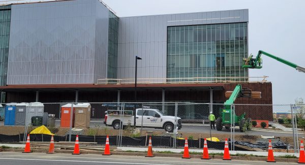 kaiser permanente building during painting