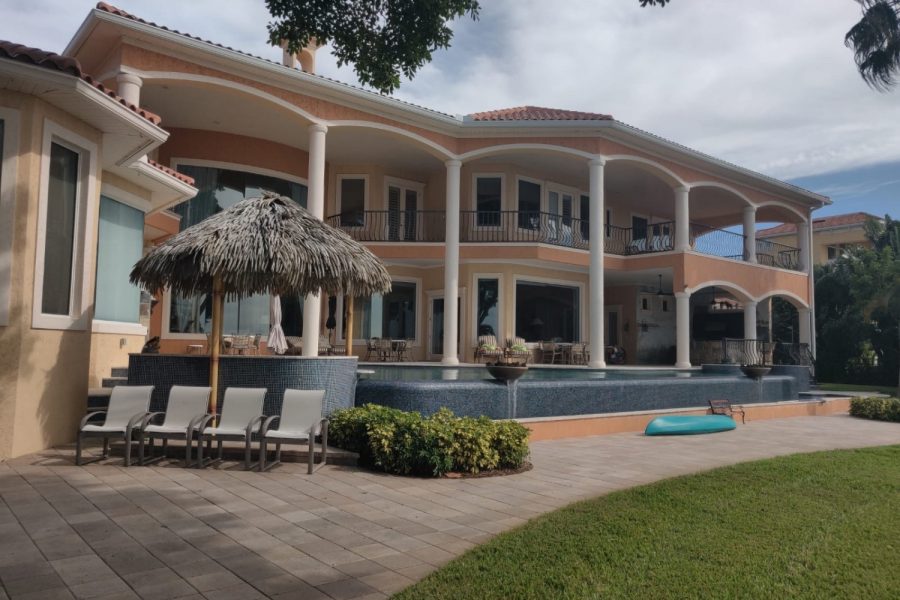 St. Petersburg beautiful home exterior painting Preview Image 2