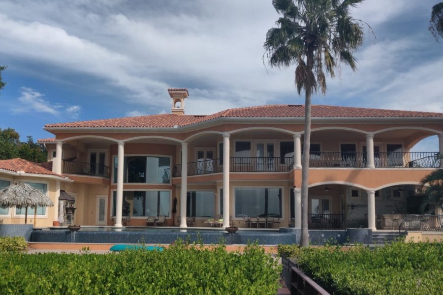 St. Petersburg beautiful home exterior painting Preview Image 1