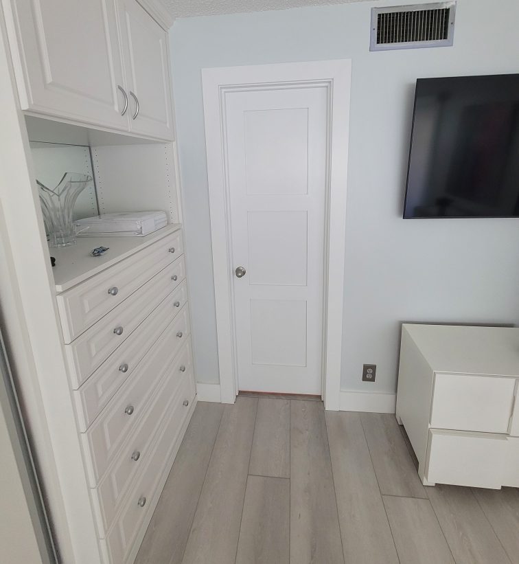 Tierra Verde Condo second bedroom door