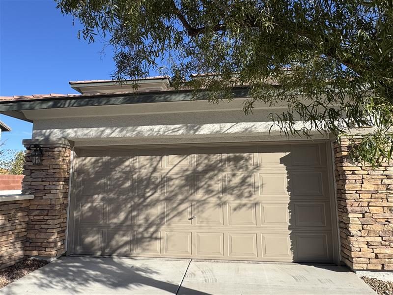 garage door painting