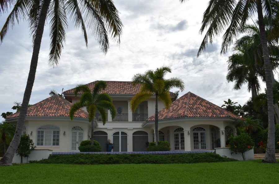 South Naples – Exterior