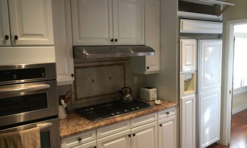 Kitchen & Cabinets