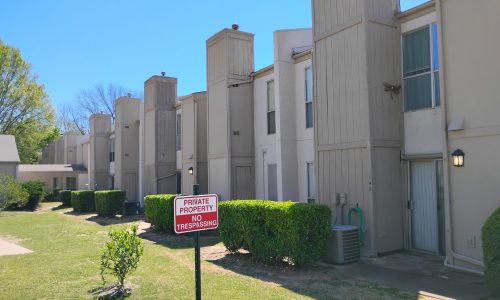 Treetop Apartments in Broken Arrow (Before)