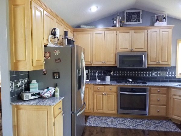 kitchen cabinets before paint job Preview Image 3