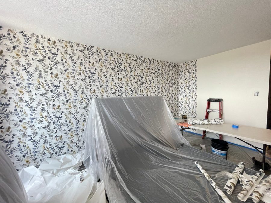 Wallpaper Installation Accent Wall Preview Image 3