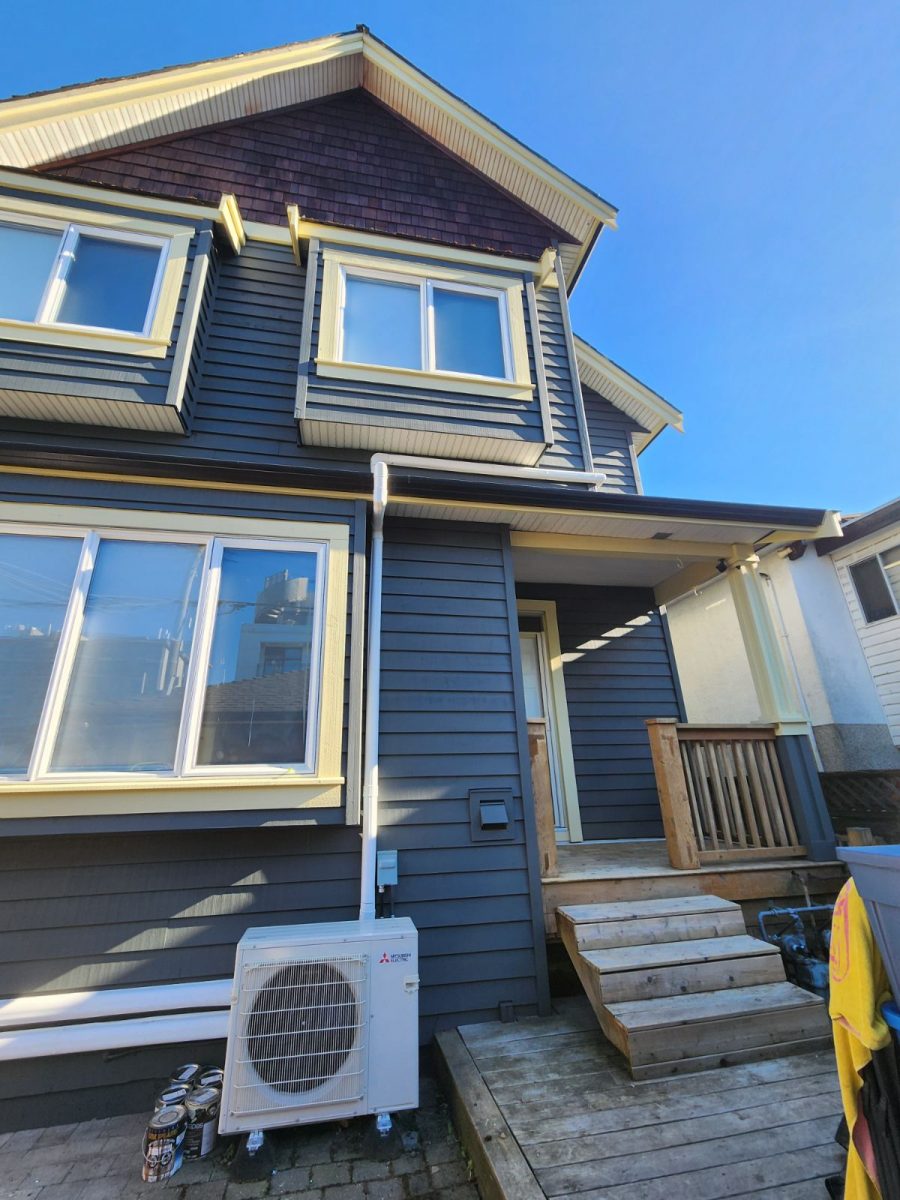 House Painting Exterior East Vancouver, BC Preview Image 1