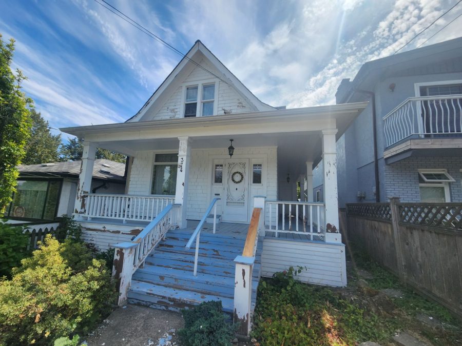 Before East Vancouver, BC Exterior House Painting Preview Image 1