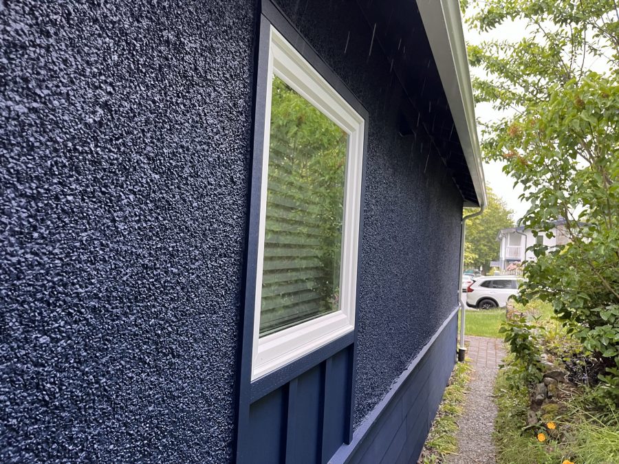 Professional Exterior Painted Dark Blue Home Preview Image 4