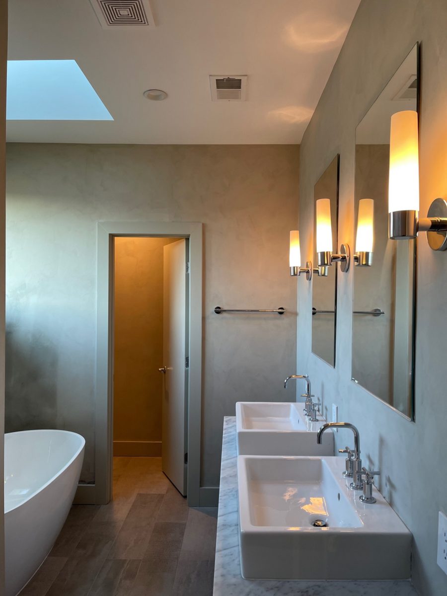 bathroom Preview Image 1