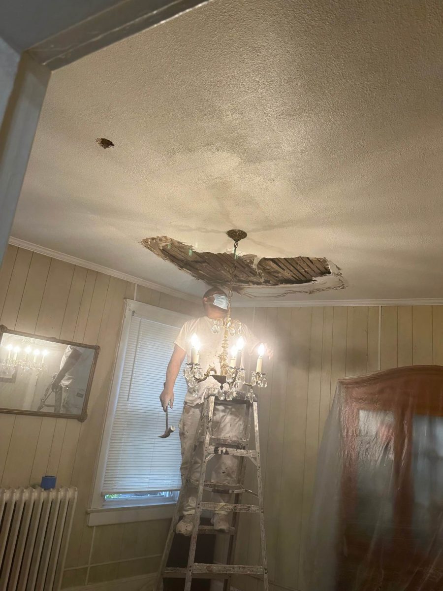 Another View of Removing Drywall Preview Image 5