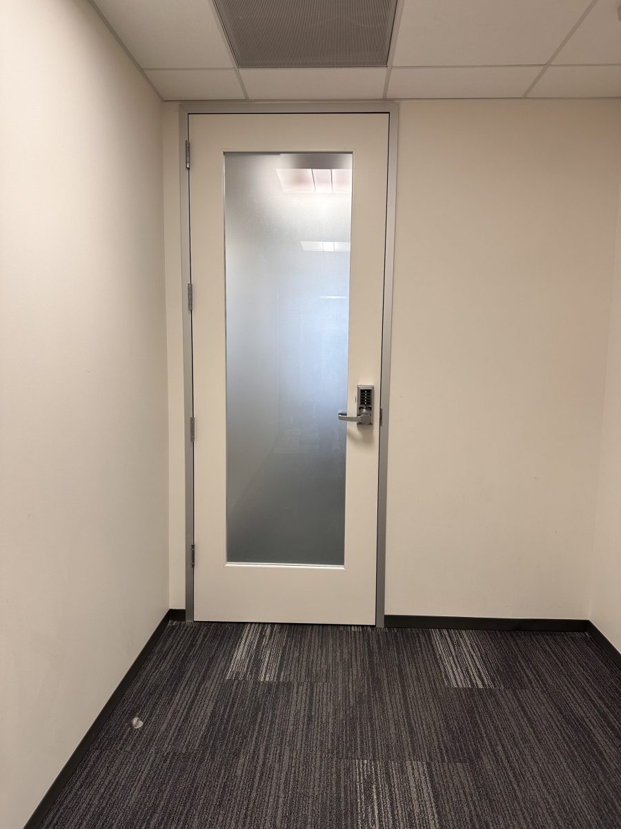 doorway in office hallway Preview Image 5