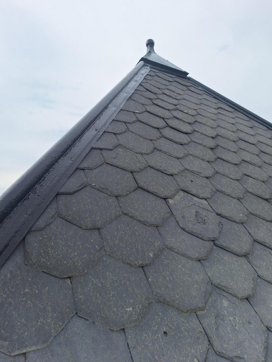 roof with fish scale shingles Preview Image 10