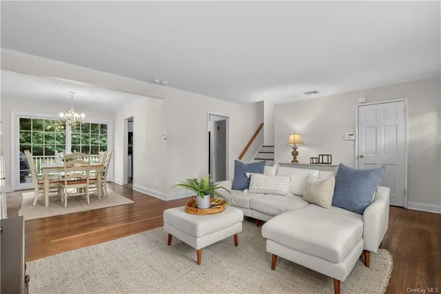 Professional Living Room Painters Preview Image 8