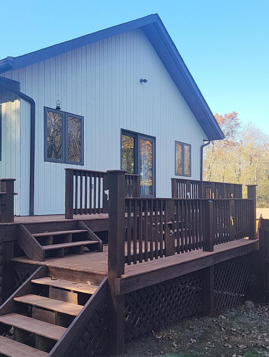 home with white paint and deck Preview Image 4