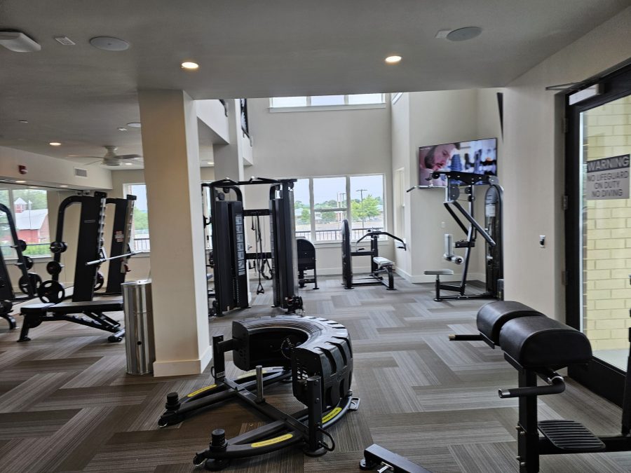 Gym area after photo with equipment in foreground Preview Image 20