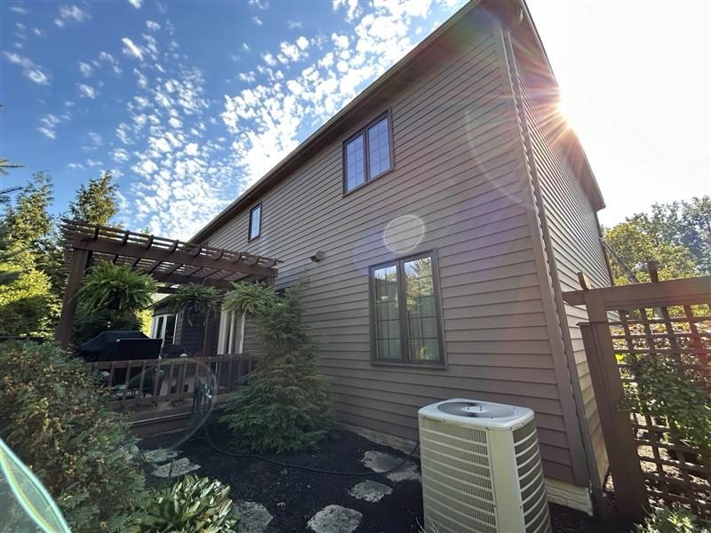 Exterior Siding Painting Westlake oh Preview Image 3