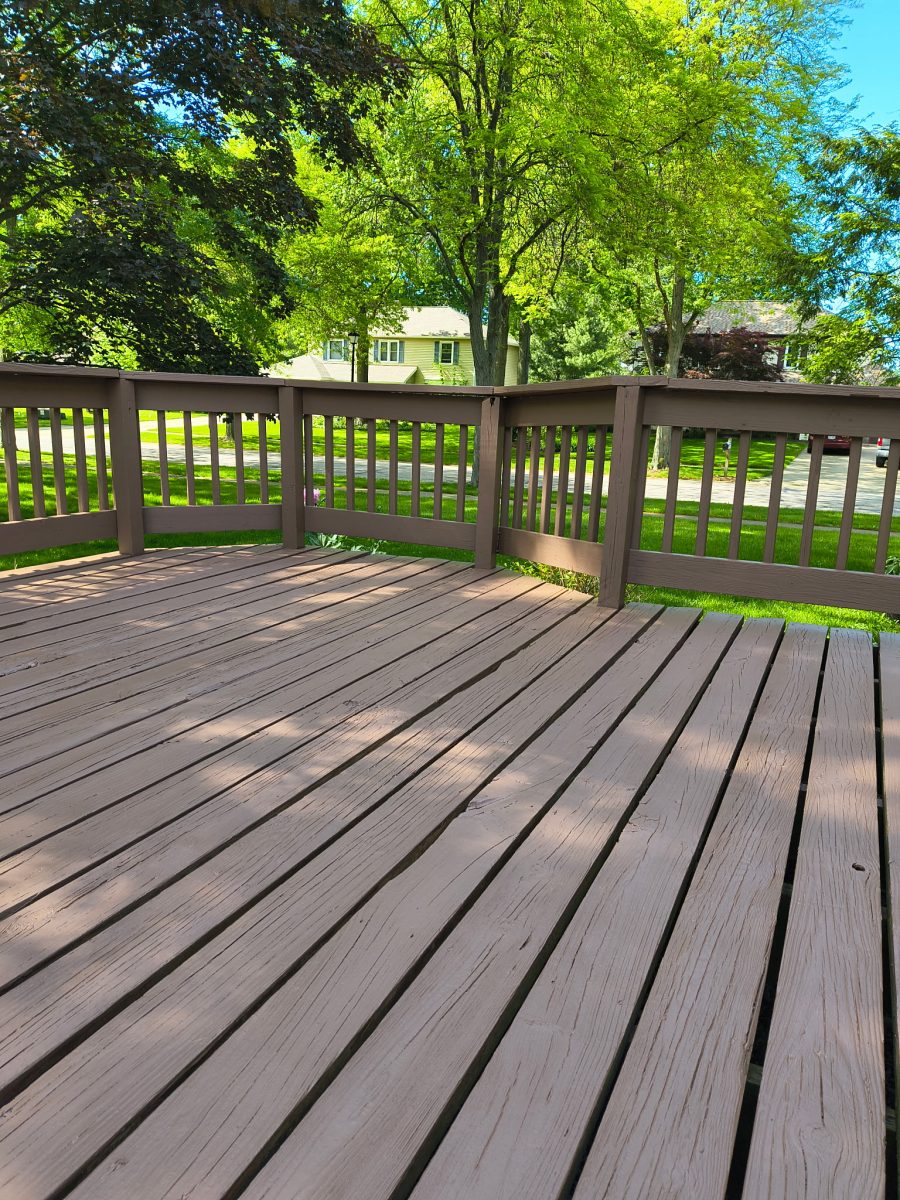 Deck Staining Preview Image 3
