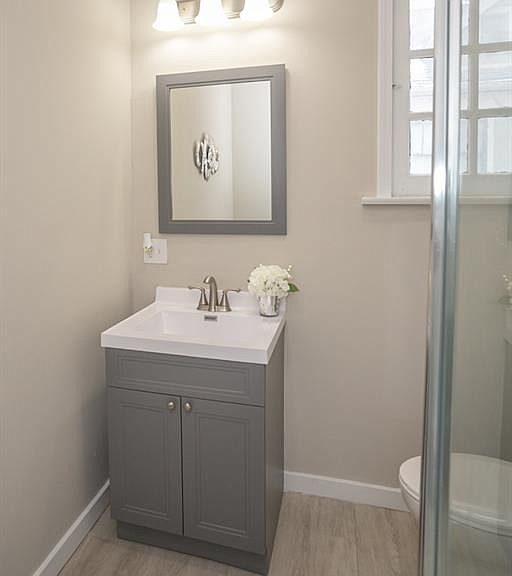 interior house painting project bathroom Preview Image 5