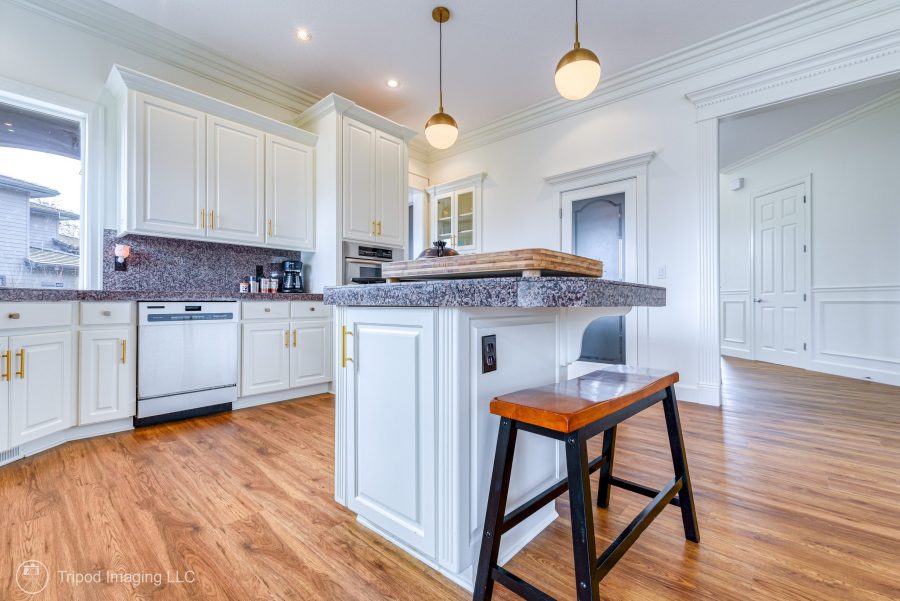 kitchen after paint job white Preview Image 2