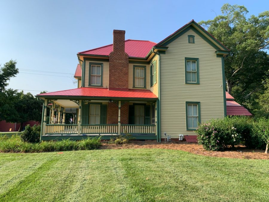 Exterior Painting Side House View Walkertown, NC Preview Image 2